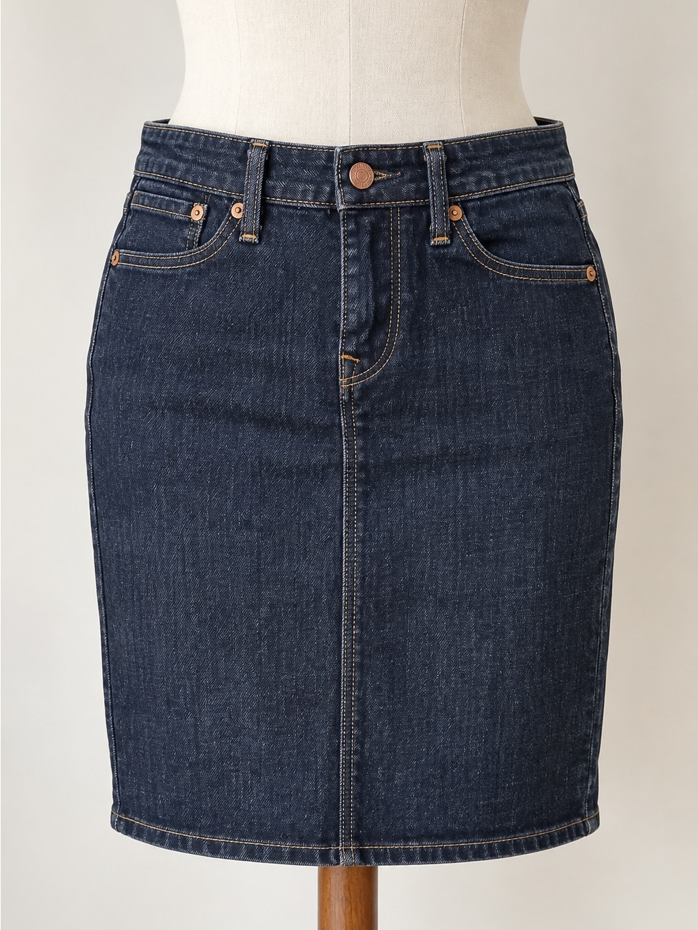 Levi’s Size 6 Dark Wash Denim Pencil Mini Skirt Stretch Red Tab Classic Y2K